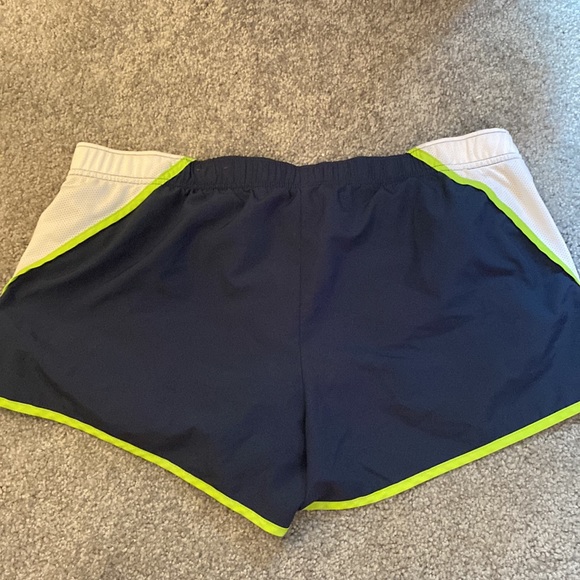 Xersion shorts - Picture 4 of 4